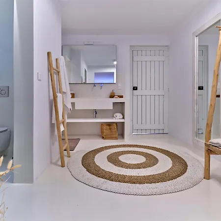 Willa Beachhouse Small Santa Maria By Naoussa Direct Access Santa Maria (Paros)