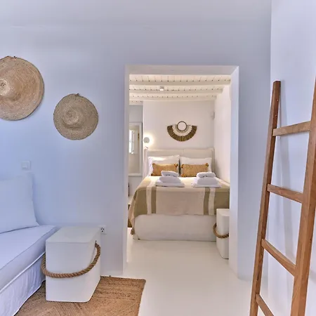 Beachhouse Small Santa Maria By Naoussa Direct Access Willa
